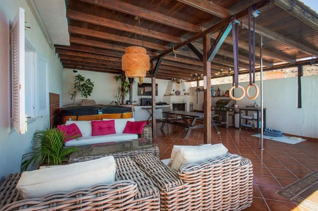 4 soveværelse Villa til salg i Mogán med swimmingpool garage - € 795.000 (Ref: 9101652)