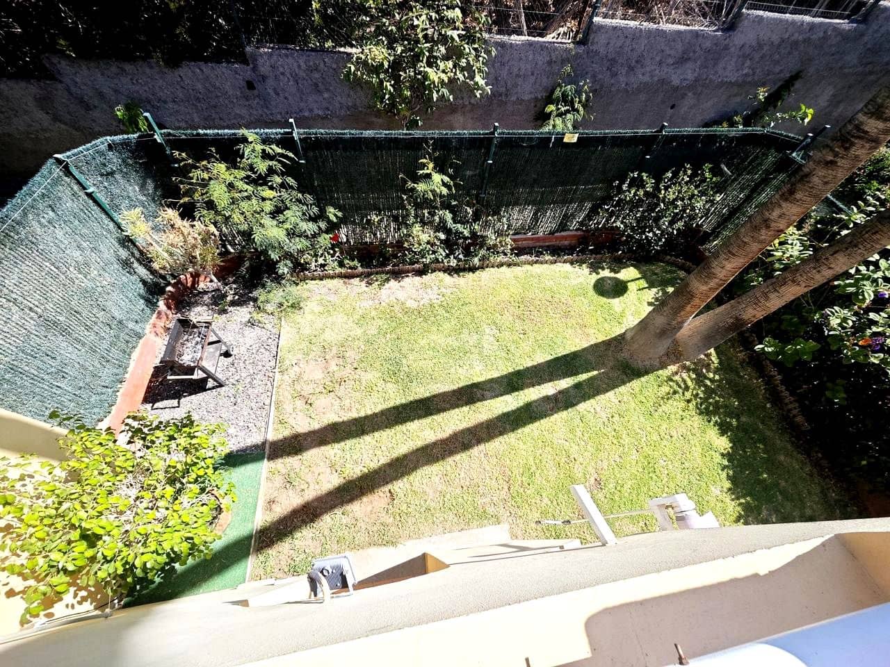 1 Zimmer Villa zu vermieten in Sonneland mit Pool - 1.300 € (Ref: 9111253)