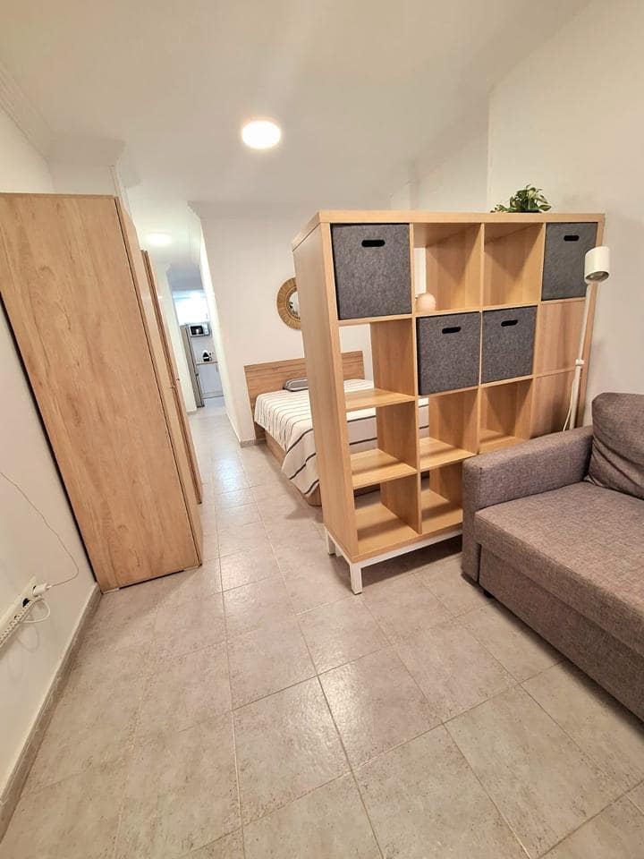 Flat for rent in Las Palmas de Gran Canaria - € 900 (Ref: 9118093)