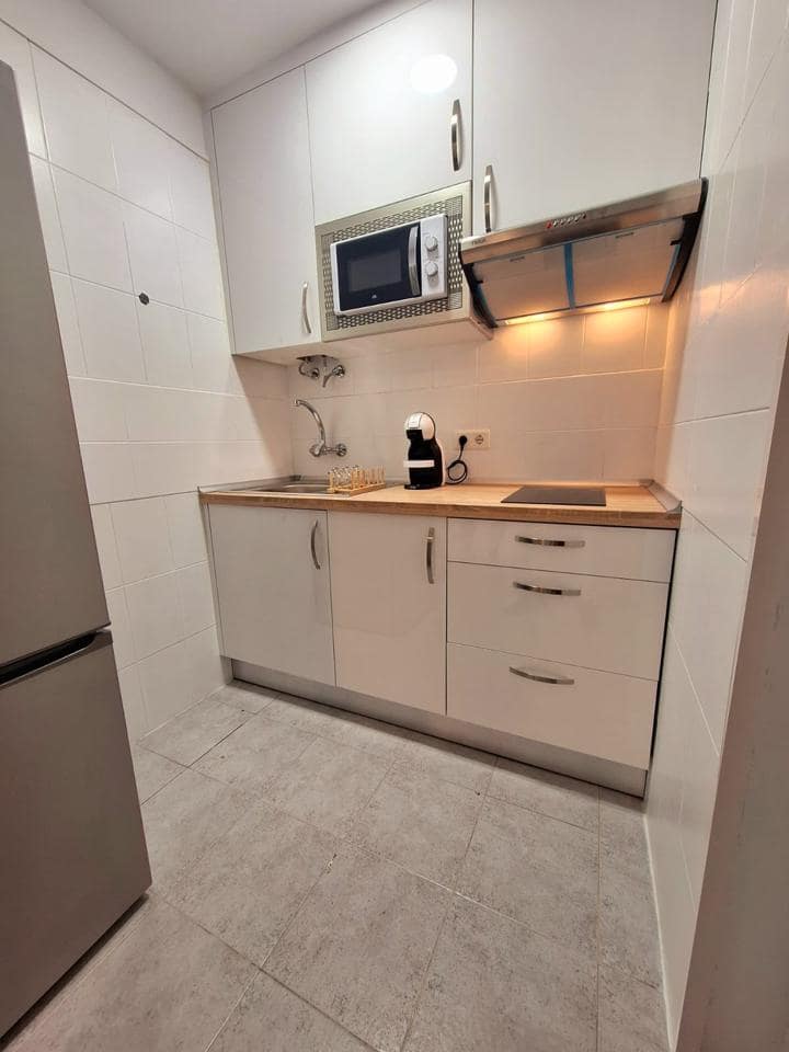 Flat for rent in Las Palmas de Gran Canaria - € 900 (Ref: 9118093)