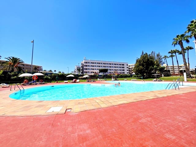 1 makuuhuone Asunto vuokrattavana paikassa Playa del Inglés, San Bartolomé de Tirajana mukana uima-altaan 
autotalli - 1 300 € (Ref: 9146577)