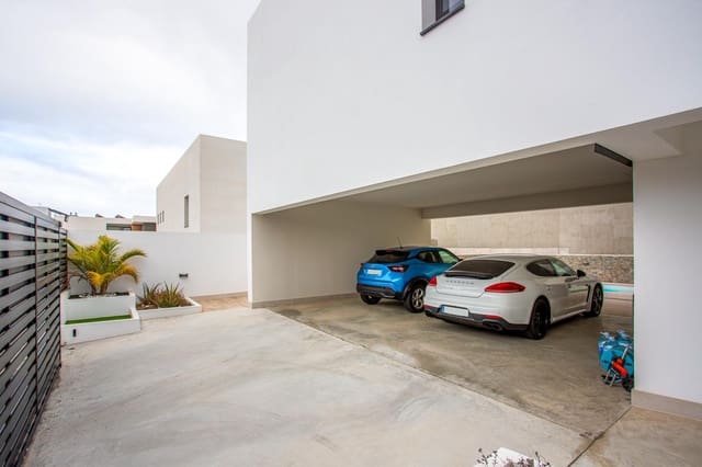 3 slaapkamer Villa te koop in La Montañeta, Telde met zwembad garage - € 1.590.000 (Ref: 9158724)