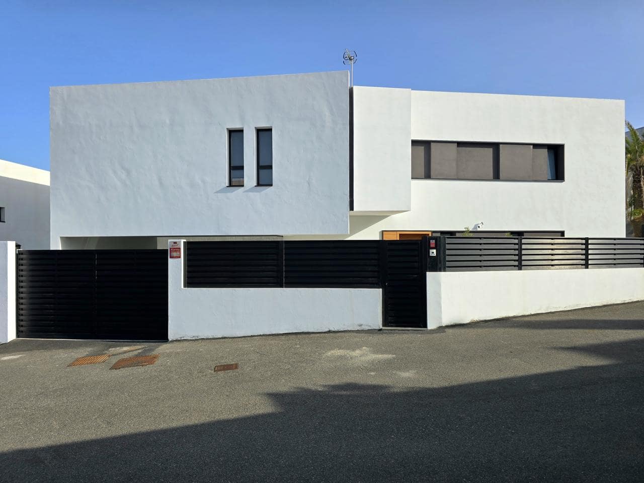 3 slaapkamer Villa te koop in La Montaneta met zwembad garage - € 1.590.000 (Ref: 9158724)