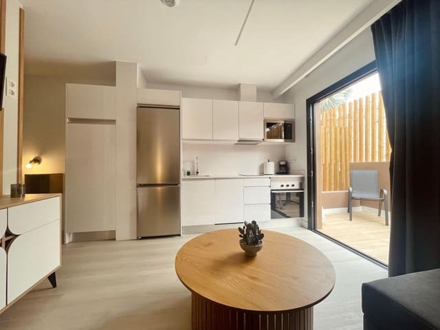 Flat for rent in Arguineguín, Mogán with garage - € 1,200 (Ref: 9177523)