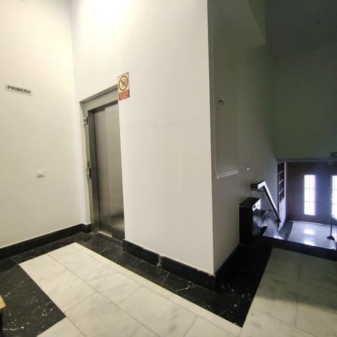 Flat for rent in Santa Catalina - Canteras, Las Palmas de Gran Canaria - € 900 (Ref: 9184737)