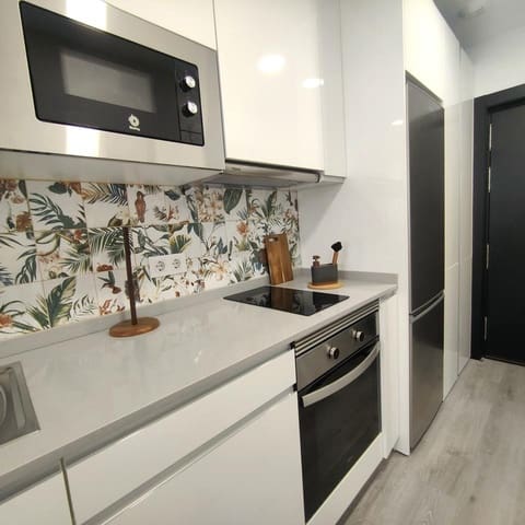 Flat for rent in Santa Catalina - Canteras, Las Palmas de Gran Canaria - € 900 (Ref: 9184737)