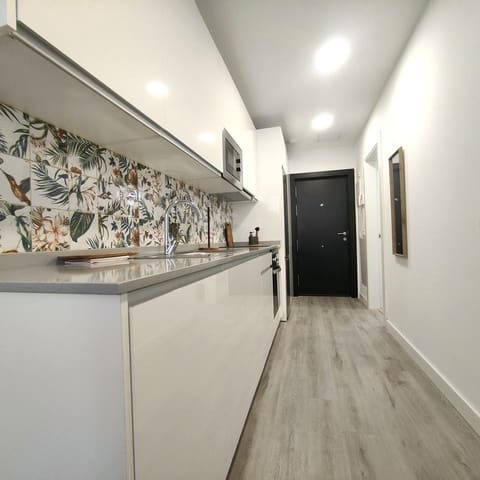 Flat for rent in Santa Catalina - Canteras, Las Palmas de Gran Canaria - € 900 (Ref: 9184737)