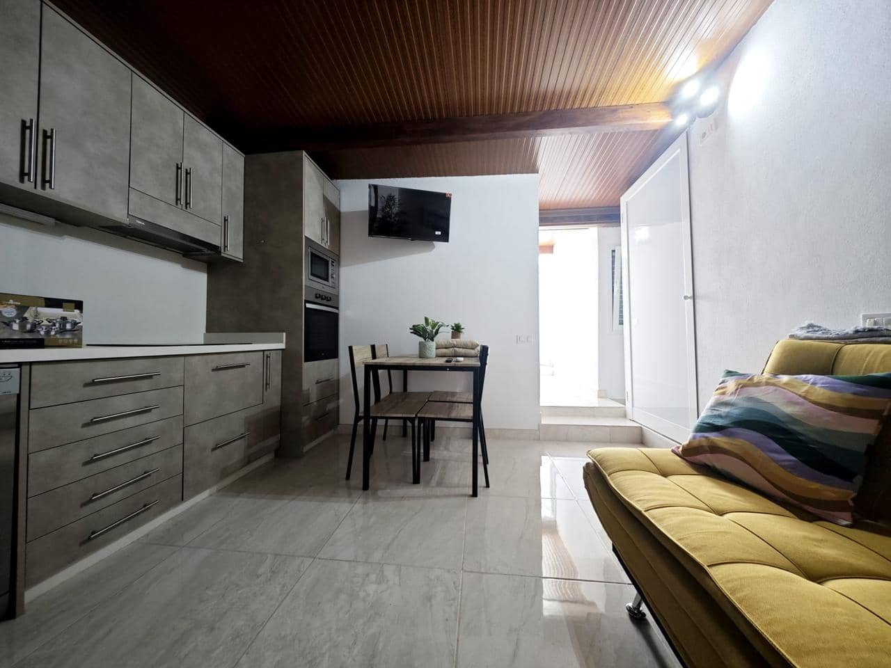 2 sovrum Lägenhet att hyra i San Fernando - 1 200 € (Ref: 9191895)