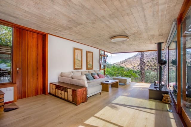 4 slaapkamer Villa te koop in Telde met zwembad garage - € 980.000 (Ref: 9205730)