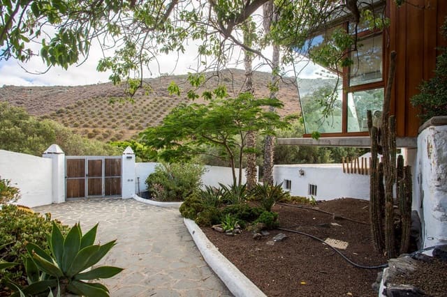 4 slaapkamer Villa te koop in Telde met zwembad garage - € 980.000 (Ref: 9205730)