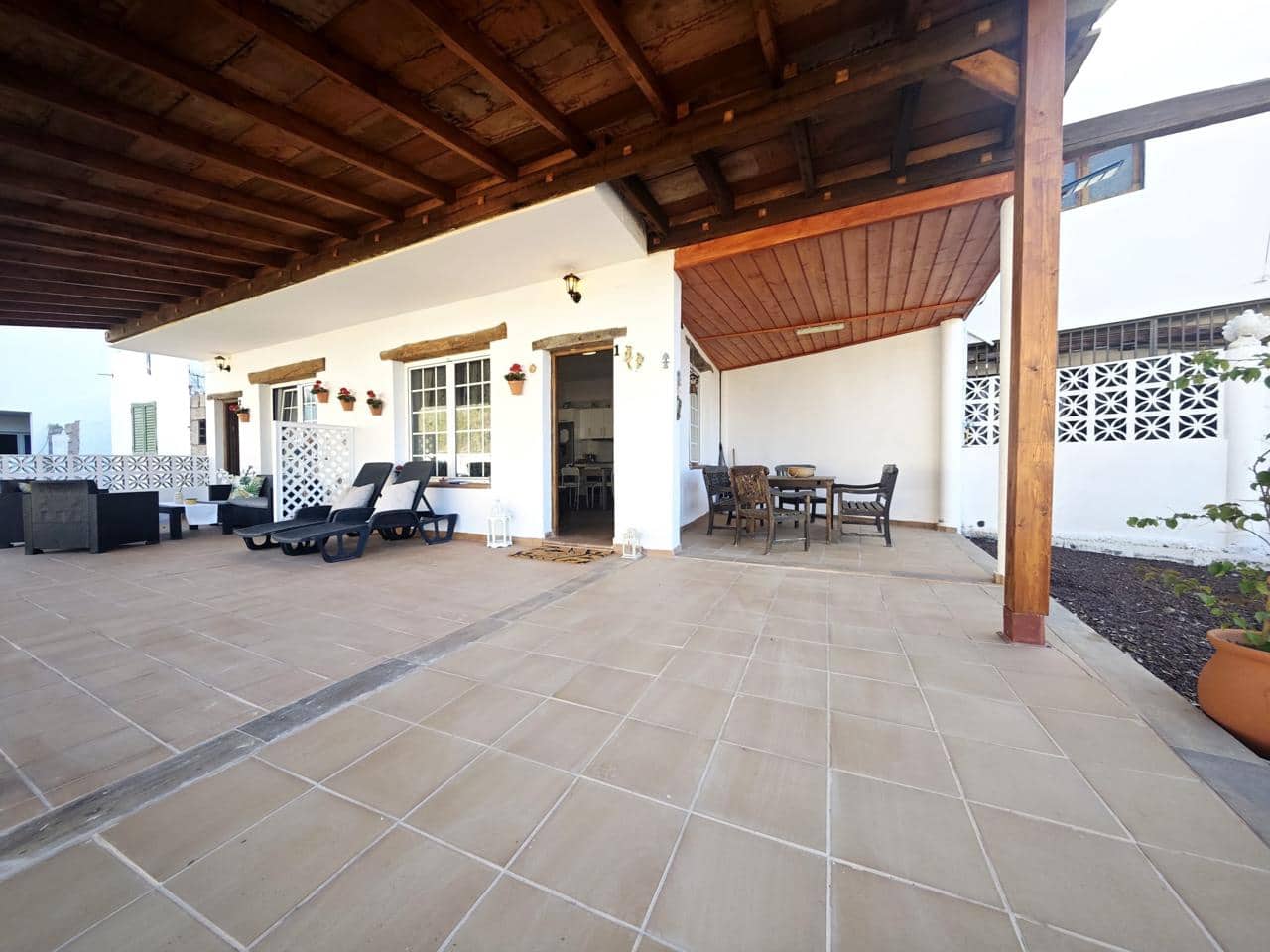 Villa/Maison de 1 chambre à louer à Fataga - 750 € (Ref: 9227884)