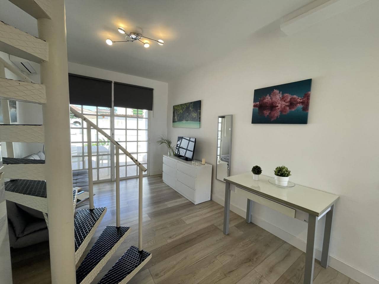 2 makuuhuone Asunto vuokrattavana paikassa Sonneland mukana uima-altaan 
autotalli - 1 290 € (Ref: 9238828)