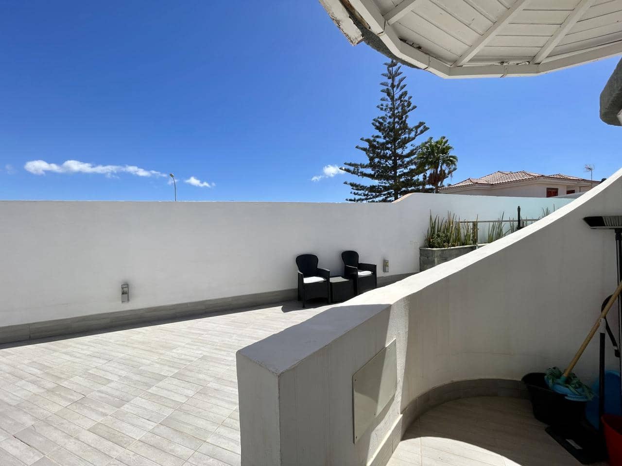 2 makuuhuone Asunto vuokrattavana paikassa Sonneland mukana uima-altaan 
autotalli - 1 290 € (Ref: 9238828)