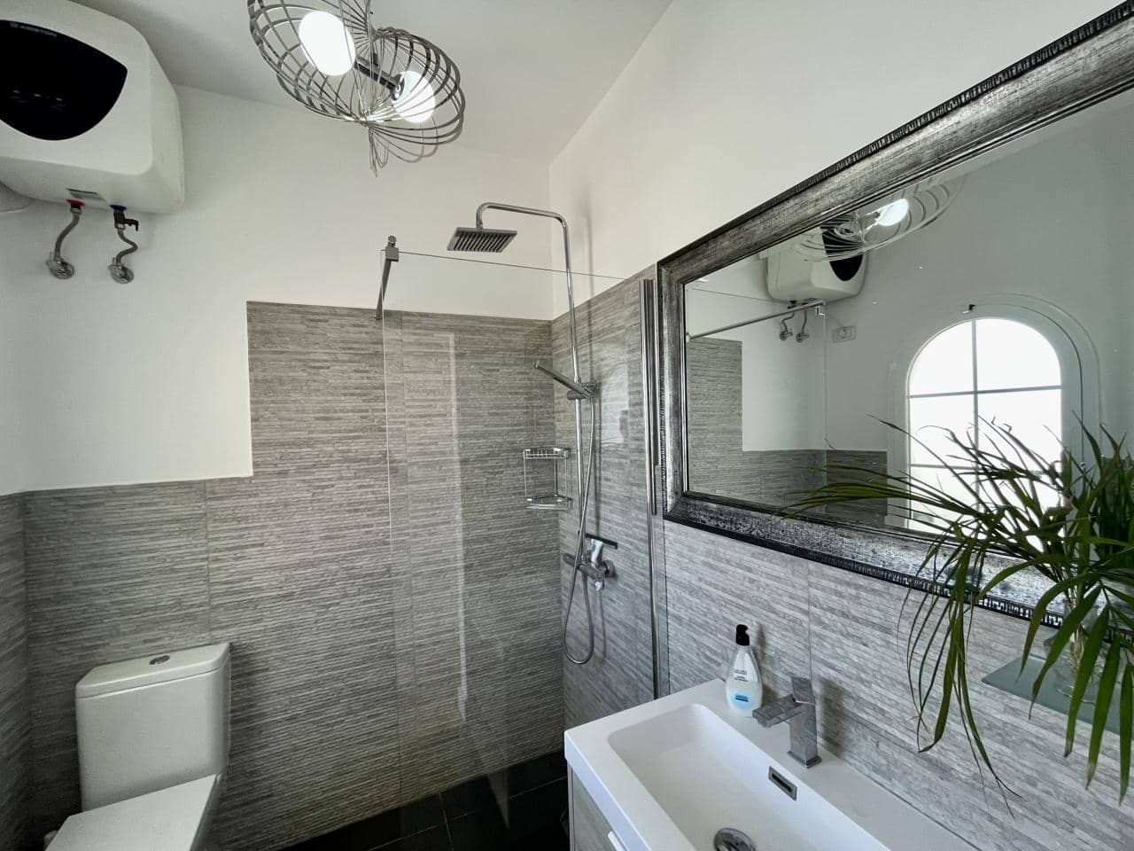 2 makuuhuone Asunto vuokrattavana paikassa Sonneland mukana uima-altaan 
autotalli - 1 290 € (Ref: 9238828)