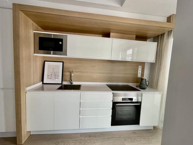 1 sovrum Lägenhet att hyra i Isleta, Las Palmas de Gran Canaria - 1 450 € (Ref: 9289812)