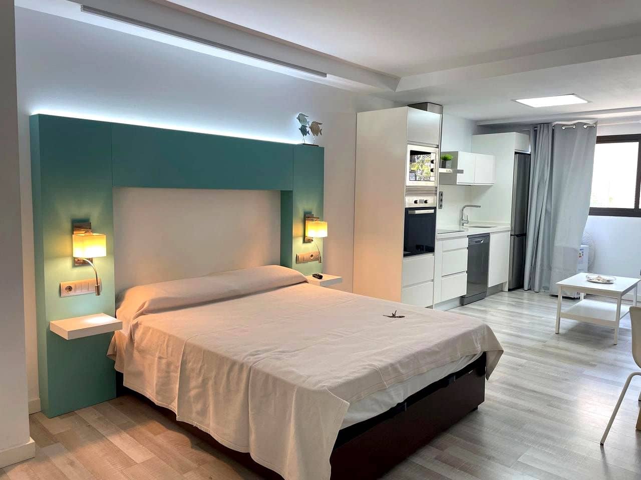 Lägenhet att hyra i Playa del Aguila med pool - 1 000 € (Ref: 9311942)