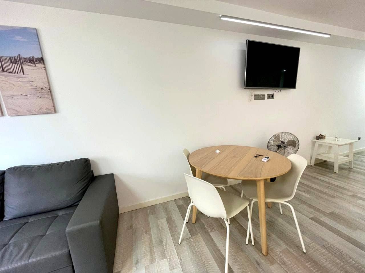 Lägenhet att hyra i Playa del Aguila med pool - 1 000 € (Ref: 9311942)