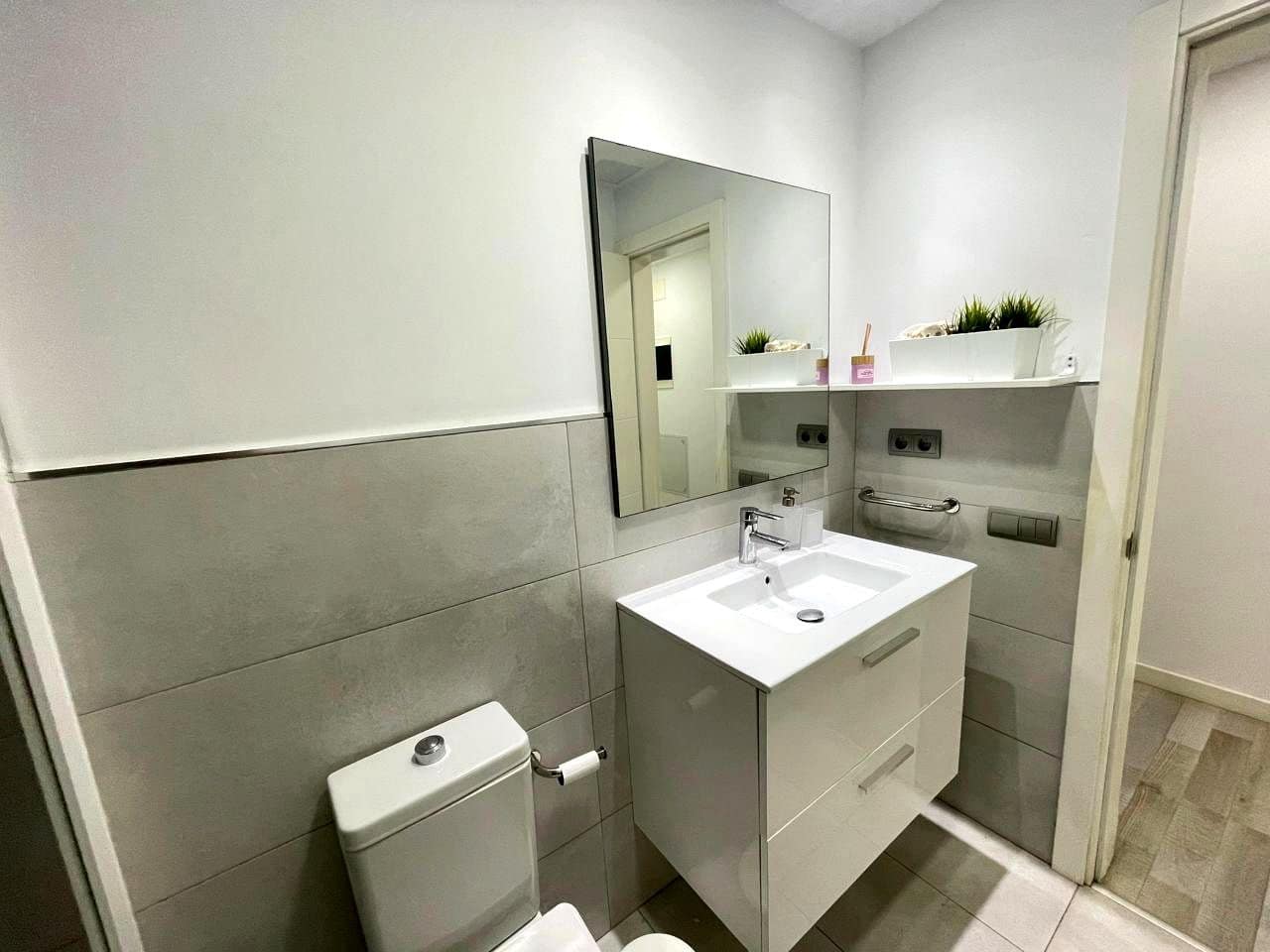 Lägenhet att hyra i Playa del Aguila med pool - 1 000 € (Ref: 9311942)