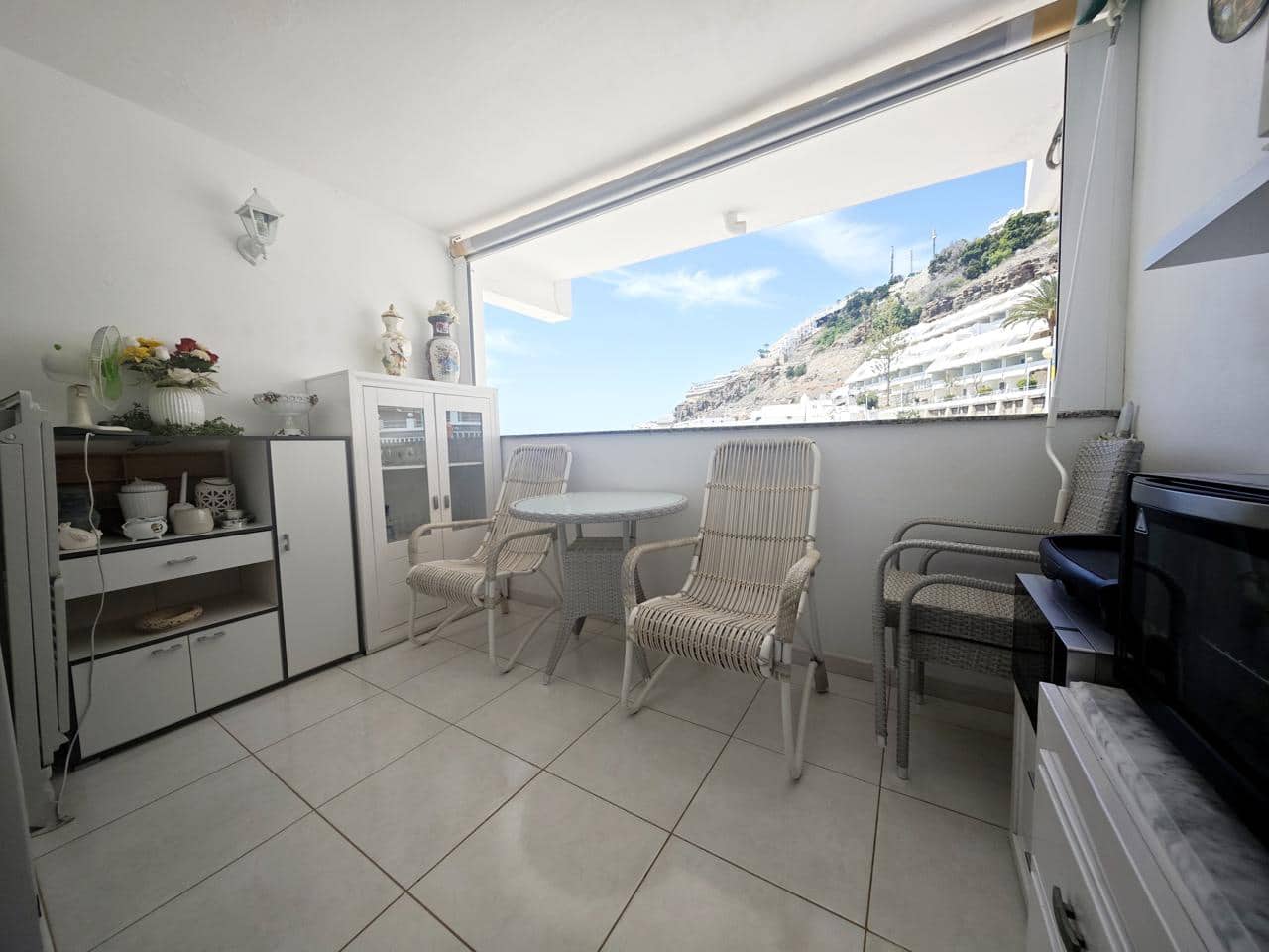 Asunto vuokrattavana paikassa Puerto Rico mukana uima-altaan - 1 200 € (Ref: 9325246)