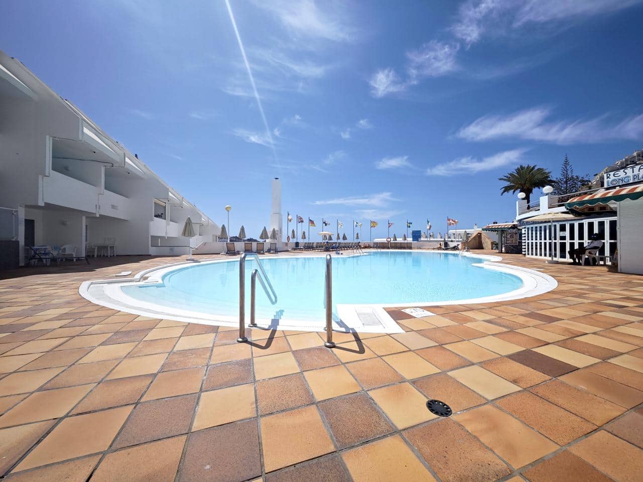 Asunto vuokrattavana paikassa Puerto Rico mukana uima-altaan - 1 200 € (Ref: 9325246)