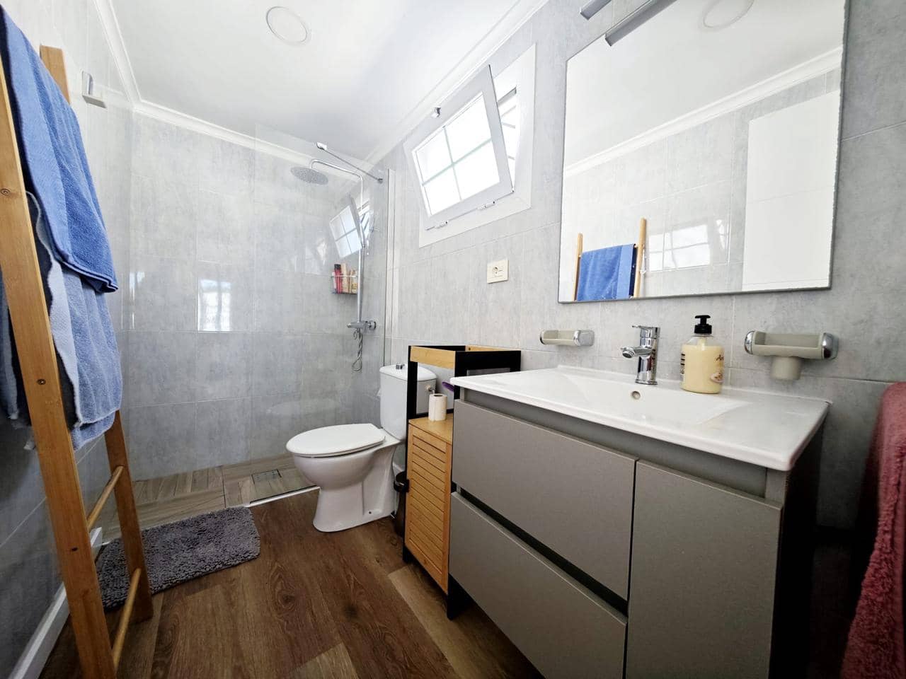 2 makuuhuone Bungalow vuokrattavana paikassa Playa del Ingles mukana uima-altaan - 1 900 € (Ref: 9325630)