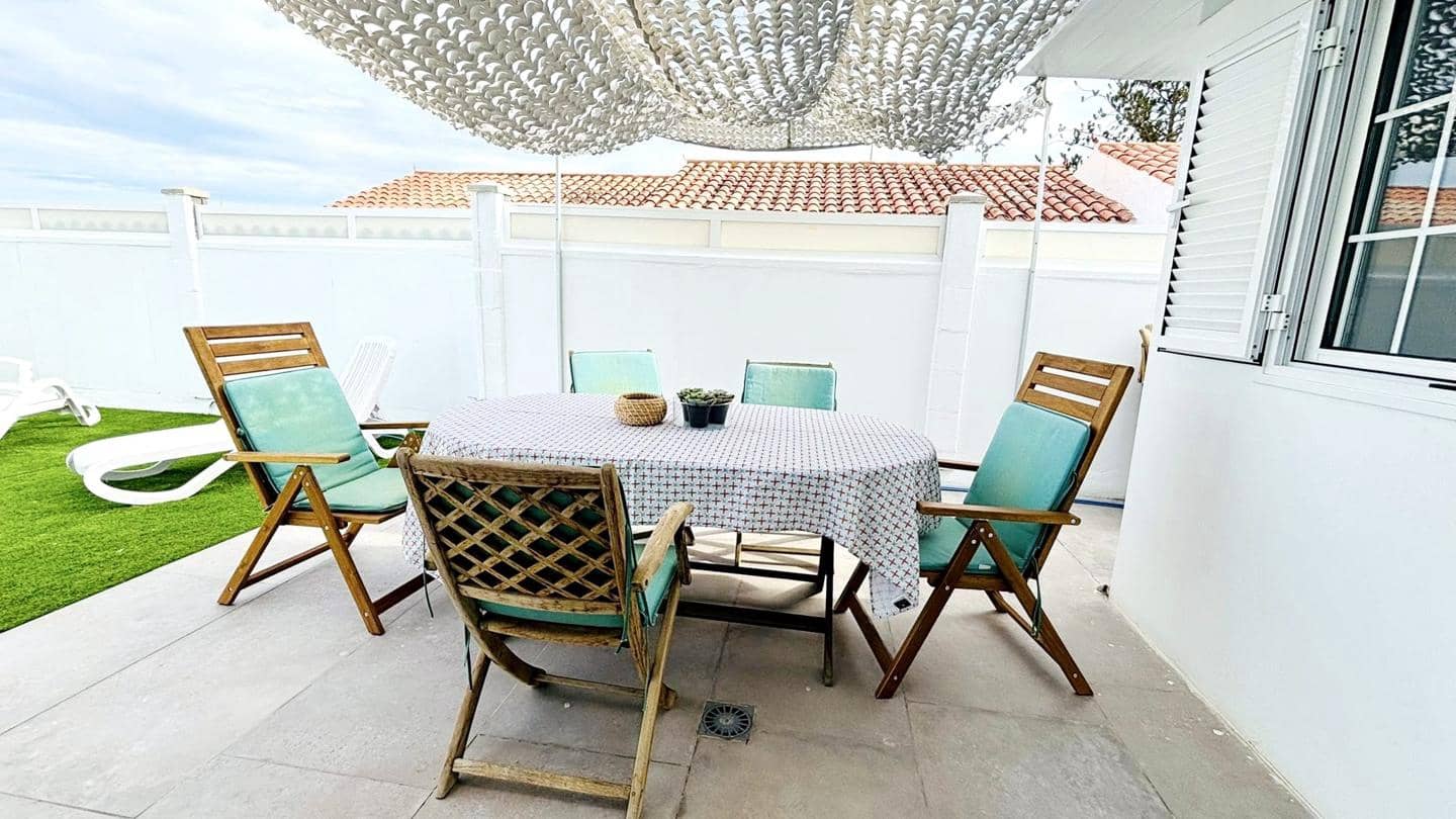 2 makuuhuone Bungalow vuokrattavana paikassa Playa del Ingles mukana uima-altaan - 1 900 € (Ref: 9325630)