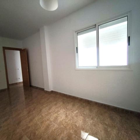 3 chambre Appartement à vendre à Vecindario, Santa Lucía de Tirajana avec garage - 179 000 € (Ref: 9336926)