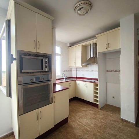 3 chambre Appartement à vendre à Vecindario, Santa Lucía de Tirajana avec garage - 179 000 € (Ref: 9336926)