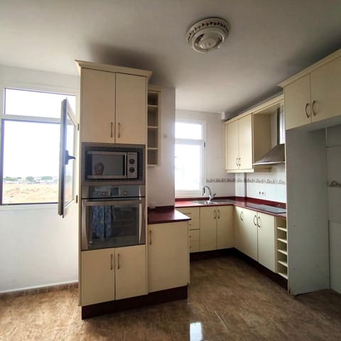 3 chambre Appartement à vendre à Vecindario, Santa Lucía de Tirajana avec garage - 179 000 € (Ref: 9336926)