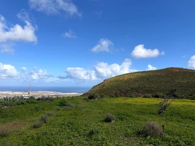 2 makuuhuone Maalaistalo myytävänä paikassa Telde - 220 000 € (Ref: 9339181)