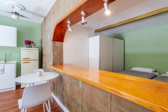 2 bedroom Flat for rent in San Bartolomé de Tirajana with pool garage - € 1,350 (Ref: 9409927)