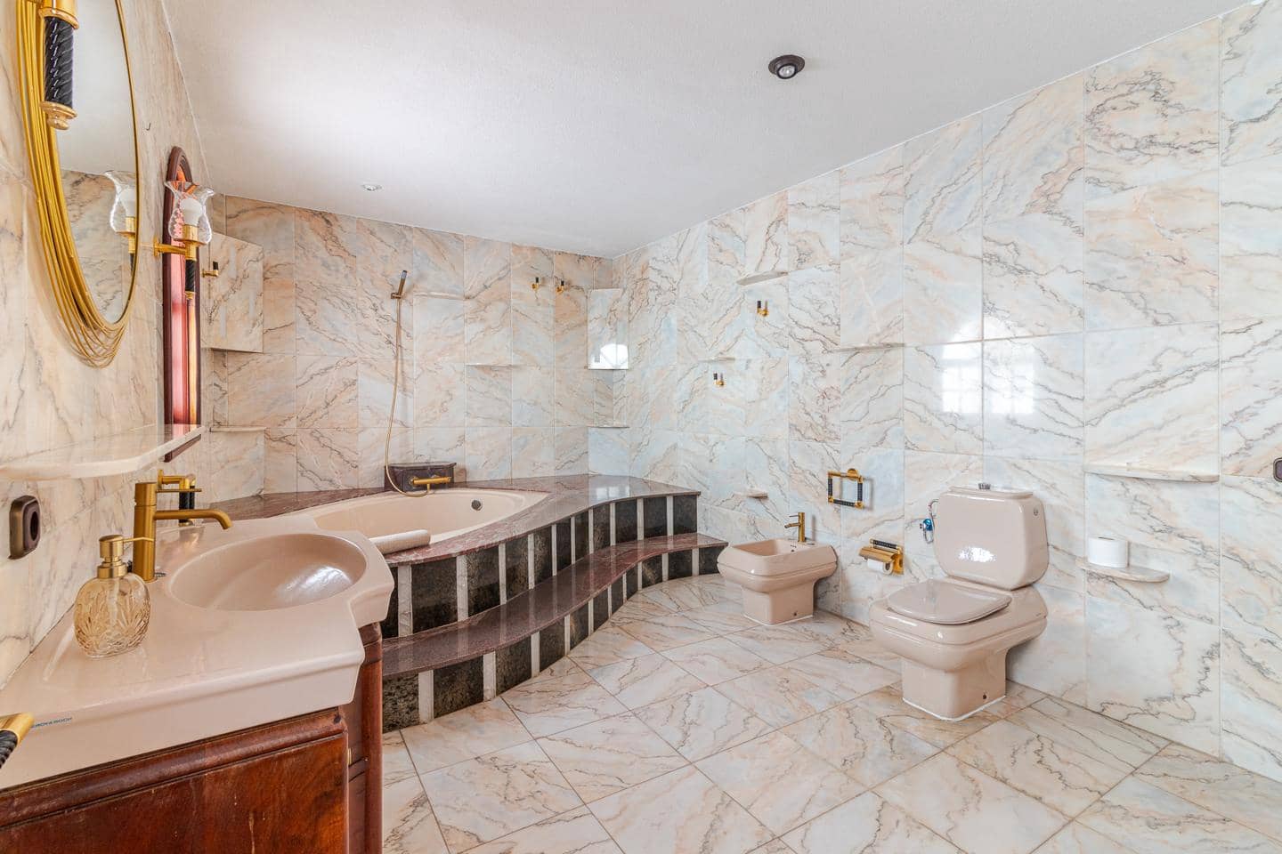 15 bedroom Villa for rent in Mogan with pool - € 17,000 (Ref: 9409928)