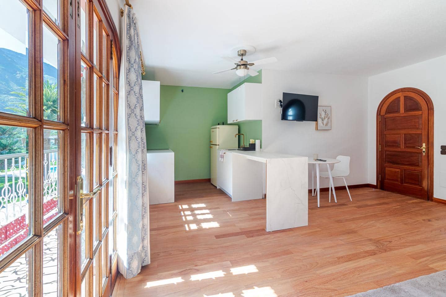 15 bedroom Villa for rent in Mogan with pool - € 17,000 (Ref: 9409928)