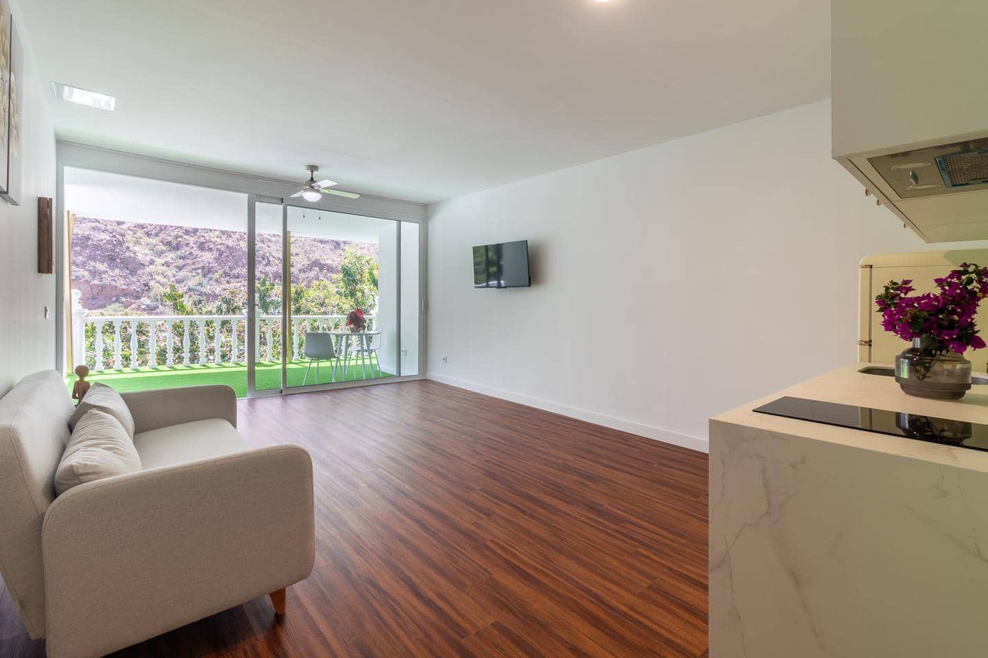 15 bedroom Villa for rent in Mogan with pool - € 17,000 (Ref: 9409928)