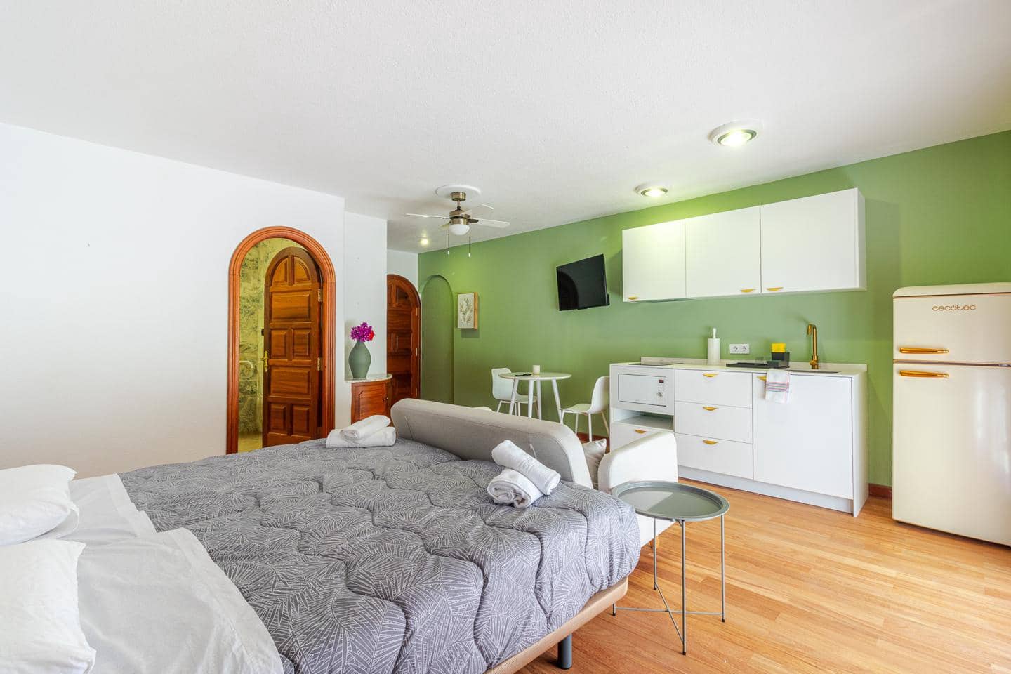 Piso en Mogán en alquiler con piscina garaje - 1.050 € (Ref: 9410230)