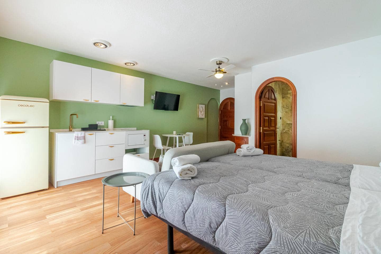 Piso en Mogán en alquiler con piscina garaje - 1.050 € (Ref: 9410230)