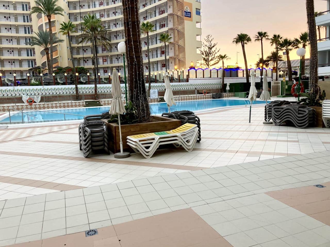 1 soverom Leilighet til salgs i Playa del Ingles med svømmebasseng - € 220 000 (Ref: 9413269)