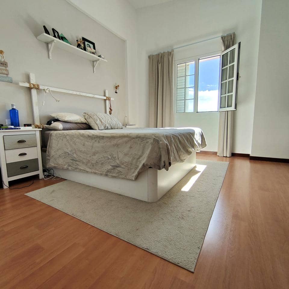 2 bedroom Villa for rent in Telde - € 1,600 (Ref: 9420475)