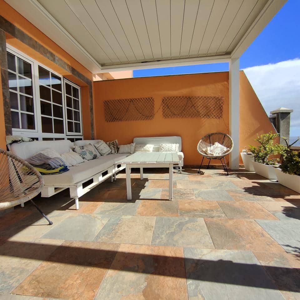 2 bedroom Villa for rent in Telde - € 1,600 (Ref: 9420475)