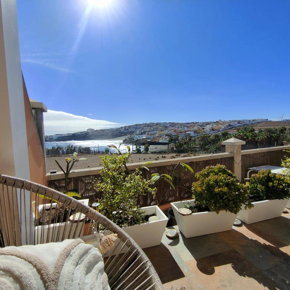 2 bedroom Villa for rent in Telde - € 1,600 (Ref: 9420475)