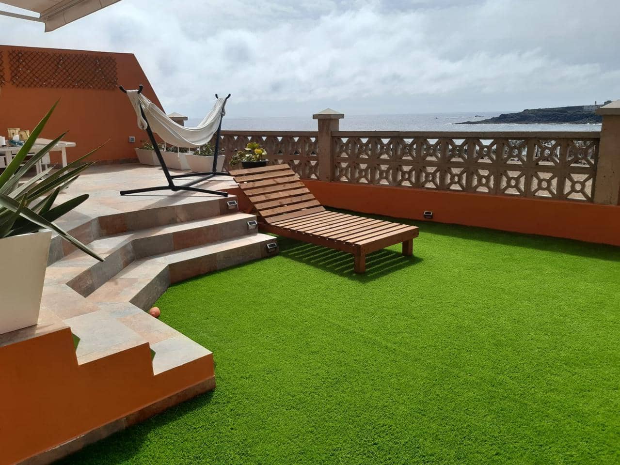 2 bedroom Villa for rent in Telde - € 1,600 (Ref: 9420475)