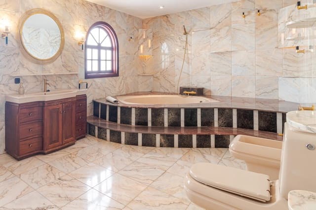 1 bedroom Flat for rent in Mogán with pool garage - € 1,300 (Ref: 9421550)