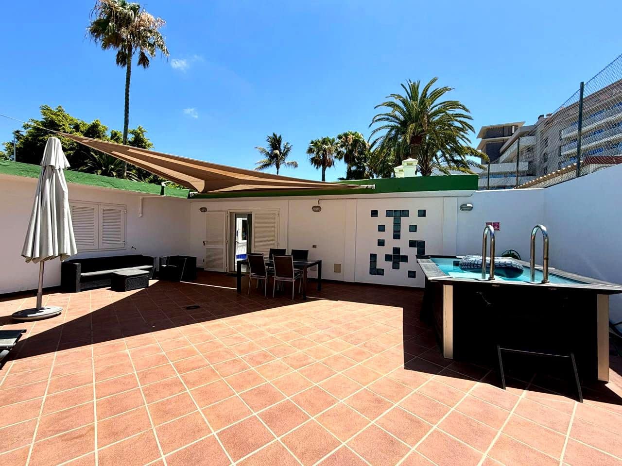 2 bedroom Villa for rent in San Agustin with pool garage - € 2,200 (Ref: 9431772)