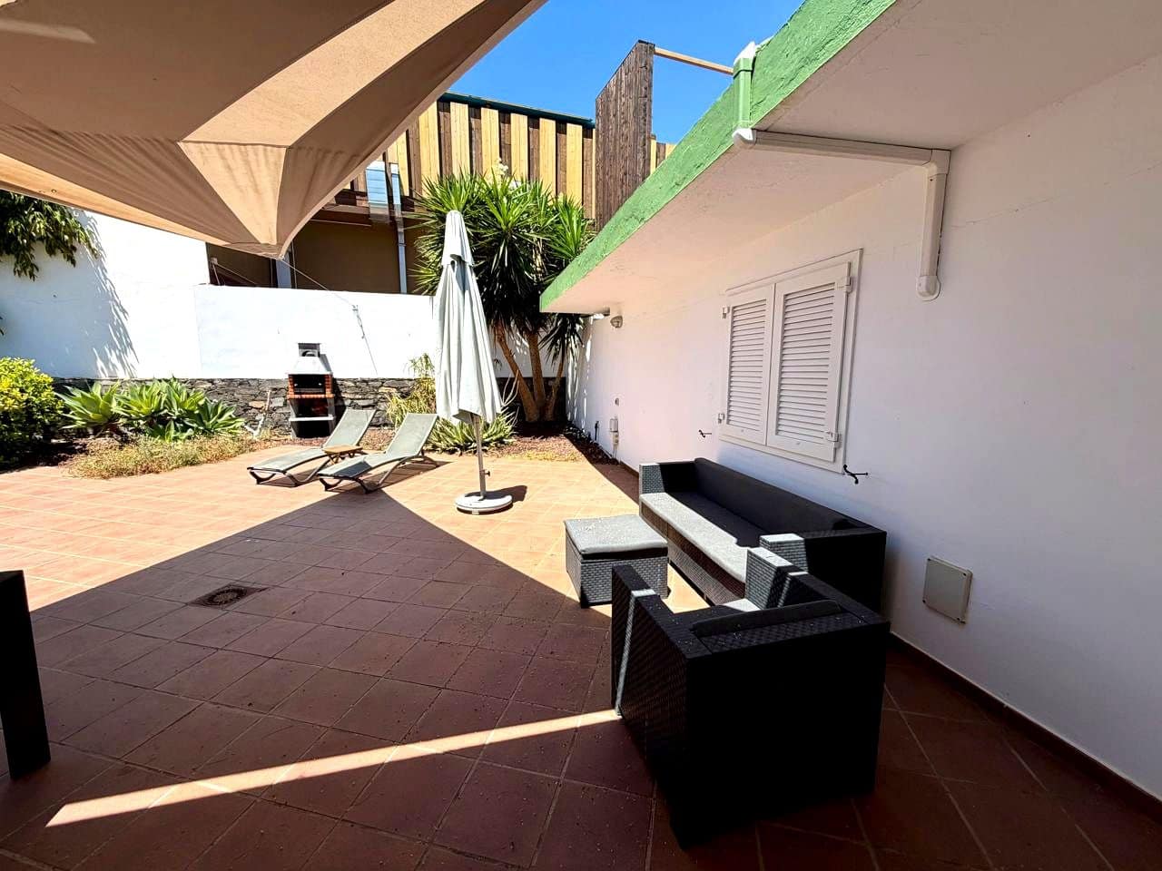 2 bedroom Villa for rent in San Agustin with pool garage - € 2,200 (Ref: 9431772)