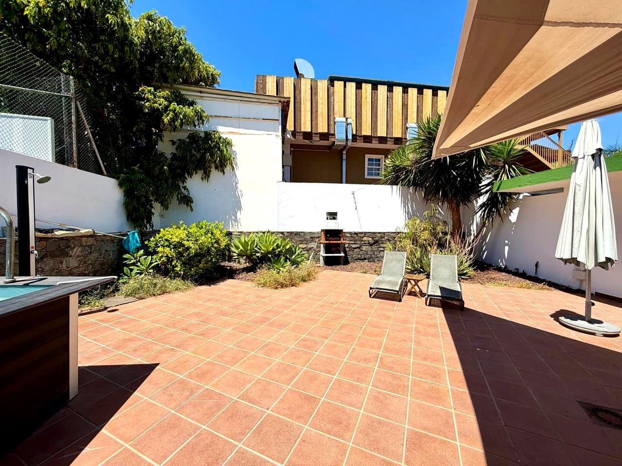 2 bedroom Villa for rent in San Agustin with pool garage - € 2,200 (Ref: 9431772)