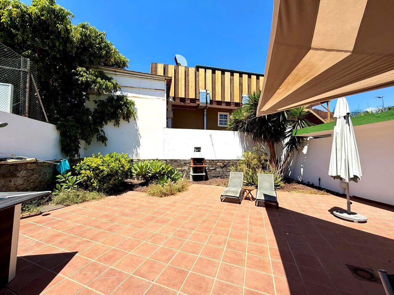 2 bedroom Villa for rent in San Agustin with pool garage - € 2,200 (Ref: 9431772)