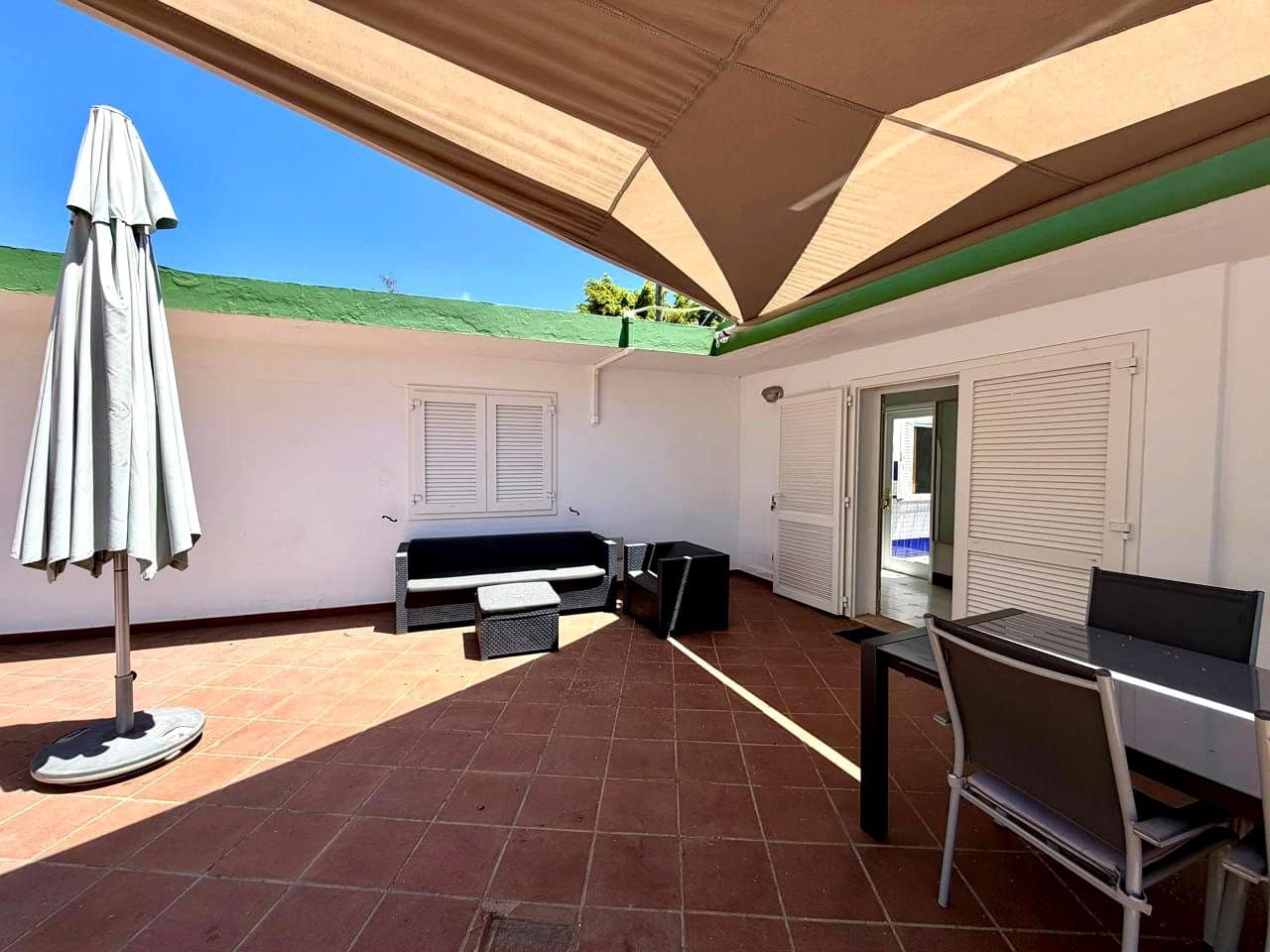 2 bedroom Villa for rent in San Agustin with pool garage - € 2,200 (Ref: 9431772)
