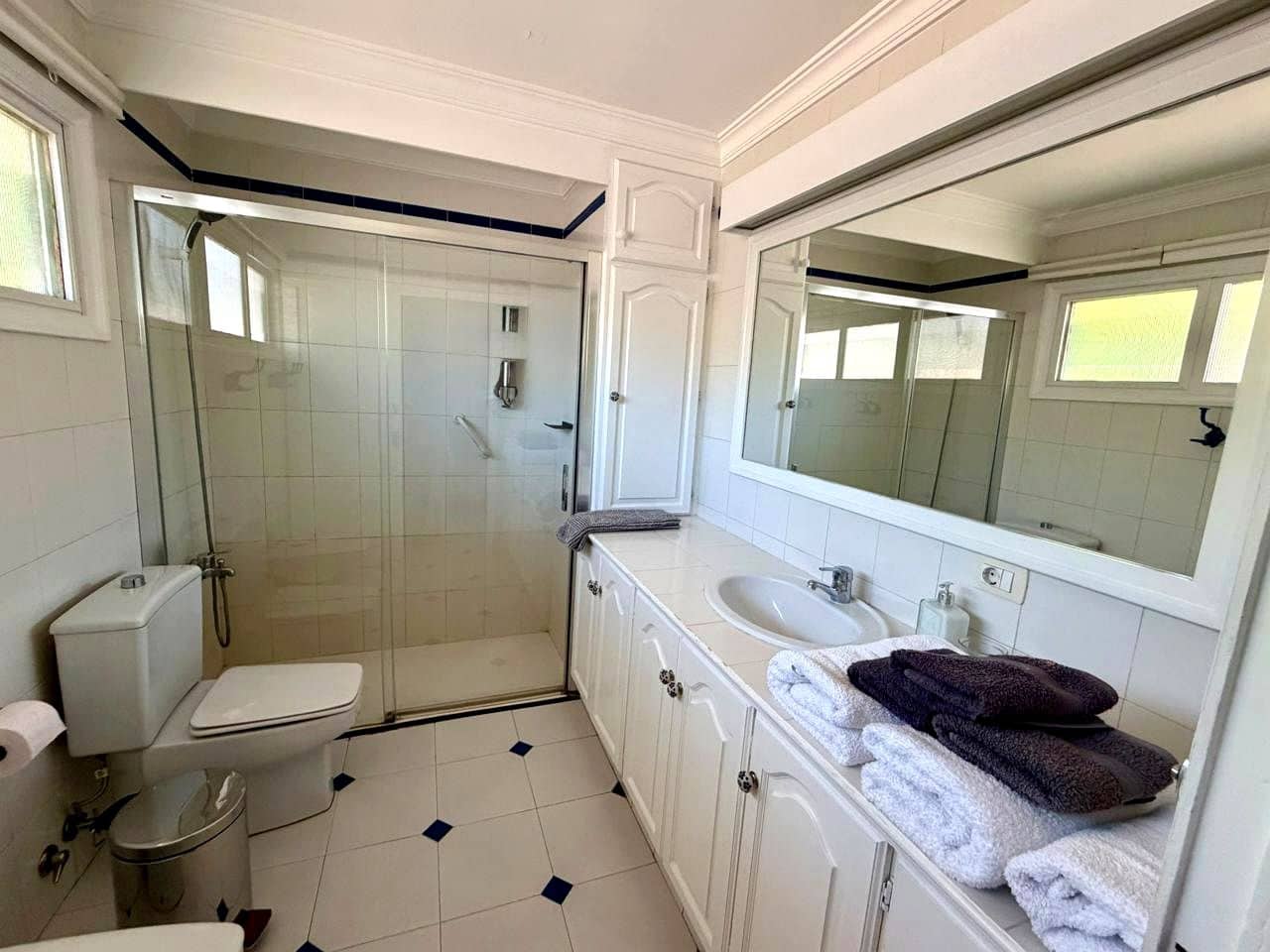 2 bedroom Villa for rent in San Agustin with pool garage - € 2,200 (Ref: 9431772)
