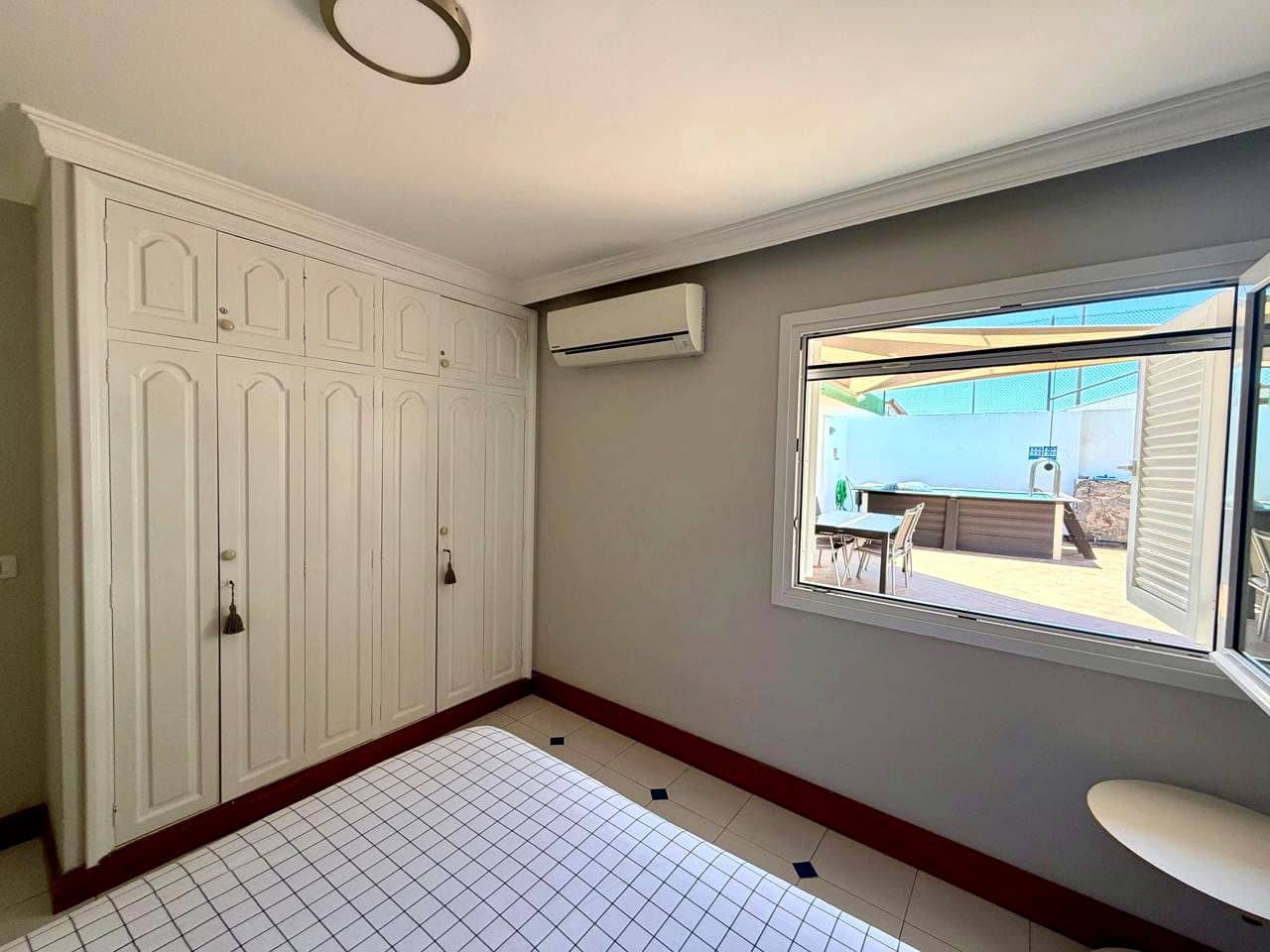 2 bedroom Villa for rent in San Agustin with pool garage - € 2,200 (Ref: 9431772)