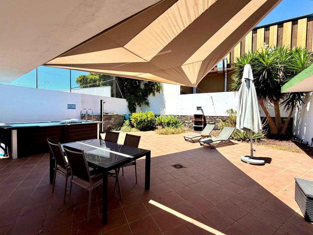 2 bedroom Villa for rent in San Agustin with pool garage - € 2,200 (Ref: 9431772)